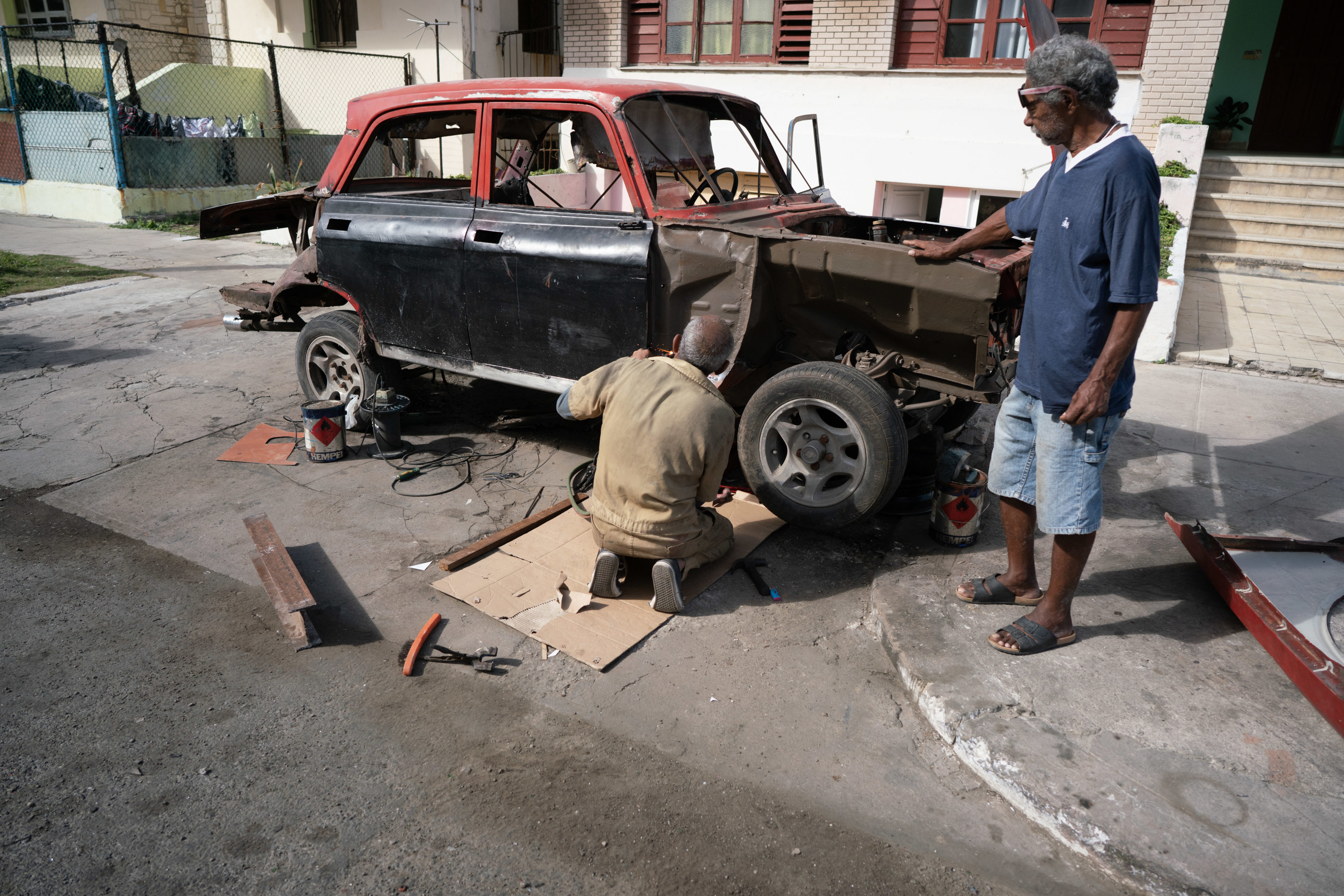 Oldtimer-Werkstatt in Kuba